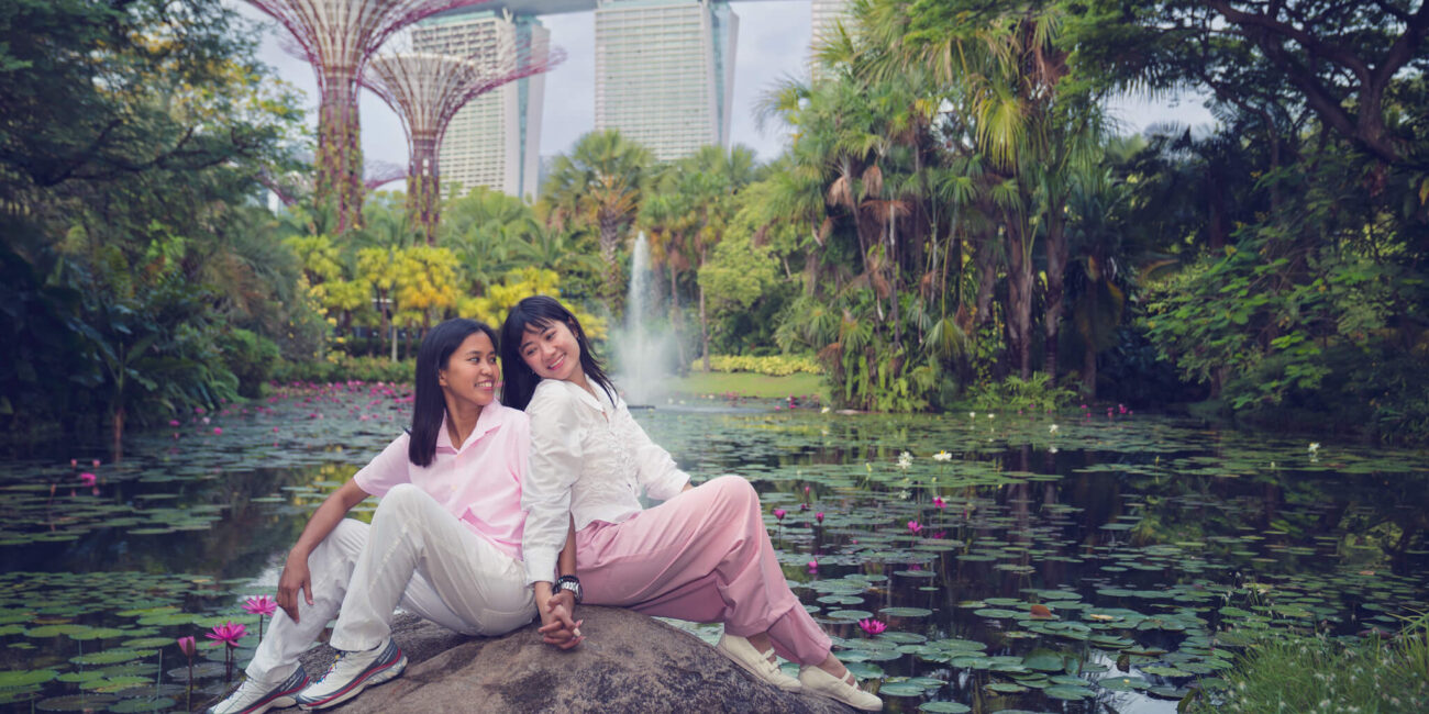 Tessa and Crisma Holiday Couple Photoshoot